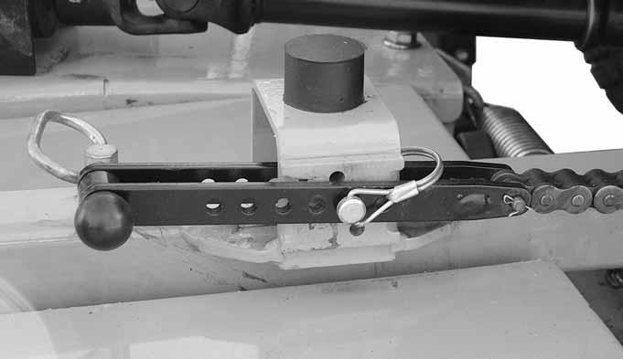 Recesses on gauge arm mount Gauge wheel assembly 5.08cm 6.35cm 7.62cm 8.89cm 10.2cm 11.4cm 12.7cm 14.0cm 15.2cm Loosen cap screw for adjustments of less than 6.