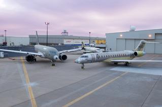 Q400 turboprop CRJ900 commercial aircraft In the United States Bombardier manufactures Learjet business jets at its facilities in Wichita, Kansas.