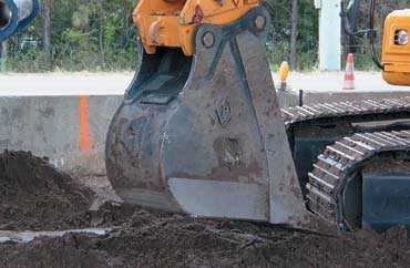 Rippers on bottom available. *Shown above: Excavator spade nose rock bucket with rippers. GEN.
