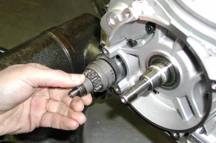- AFTER HAVING SET TO "0" THE DIAL GAUGE ROTATE CRANKSHAFT IN