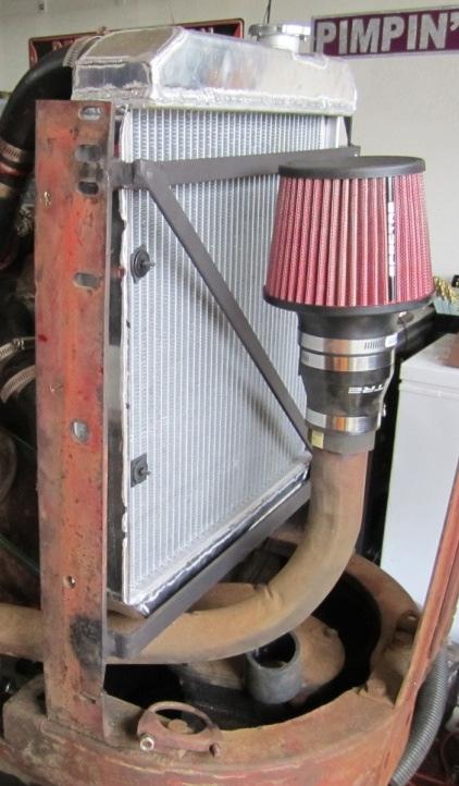 This time I ll use a radiator similar to the Ford Galaxy radiator used on the other MH 101 tractor.