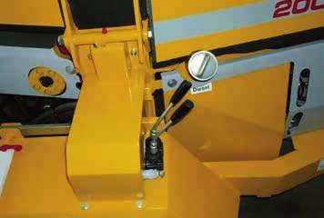 forward, backward and turn) Hydraulic PowerGrip feed rollers PowerGrip feed rollers with curved steel cotters Secure seizing of largediameter wood and crushing of crutches The hydraulic forced