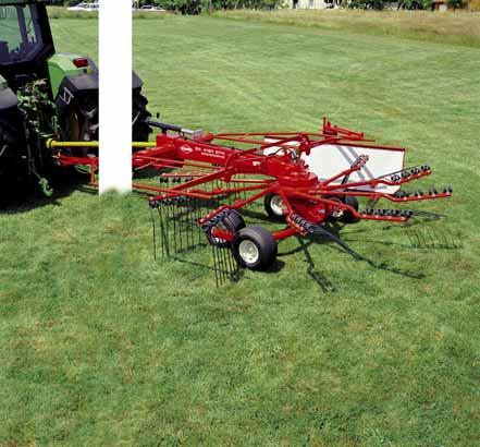 Clean raking, faster drying times, high productivity, and superior bale quality (from the exceptional windrow formation) are all benefits of using a KUHN rotary rake.