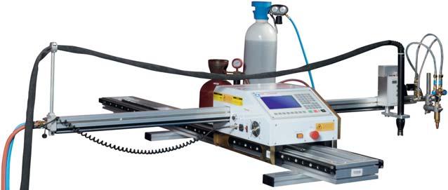 PYROTOME SE, the carriage on rails The PYROTOME SE is a portable multiprocess carriage for straight or V bevel cuts.