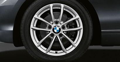 high-grip feel. 17" light alloy Star-spoke style 379 wheels with run-flat tyres, 7J x 17 with 225/45 R17 tyres.