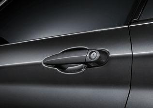 fold-in function for the exterior mirrors and automatic parking function for the front passenger