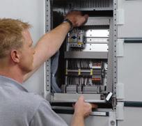 having to remove the circuit breaker Cable or busbar compartment Optional cable or busbar connection from the top or bottom The nominal current-dependent connection compartment offers optimum