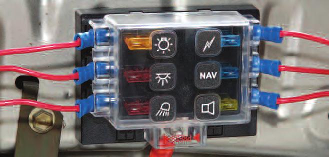 Way Standard ATS Blade Fuse Block with Transparent Cover and   150A