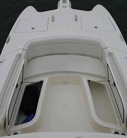 in-deck fishboxes with macerators Six gunwale rod holders Fold-down aft seats with cushion back rests 29 1 9 6 15 27 242 GAL (2 x 121 GAL) 600 hp Approx.
