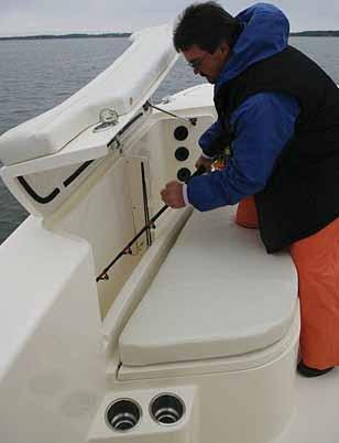 0 mpg > Molded-in bow pulpit with roller and cleats > Pro Series freefall windlass with 300-foot line, 15-foot chain, 22-pound anchor, and foot switches > Anchor locker with (2) hatches and raw water