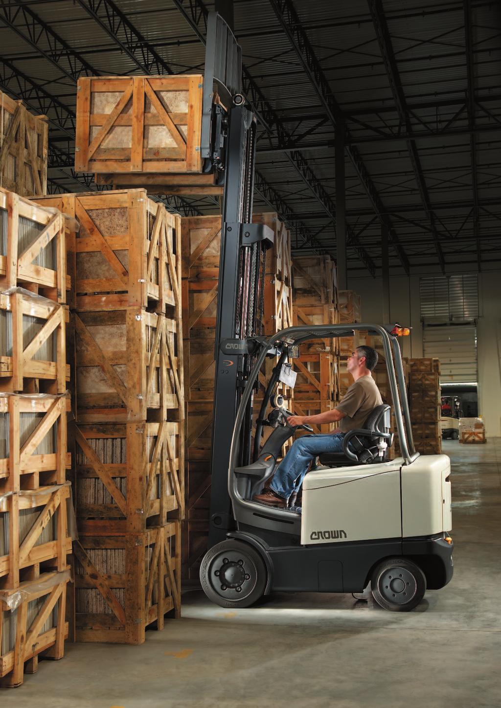 Oe smart, tough lift truck. Couterbalaced lift trucks face some of the most demadig material hadlig tasks.