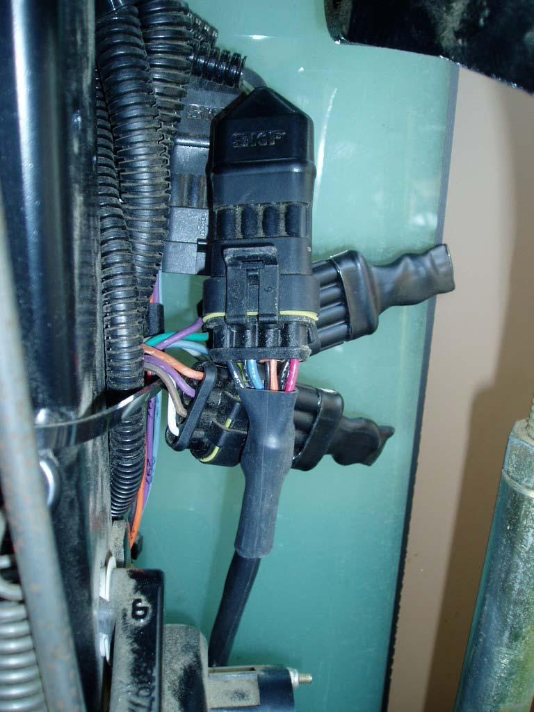 Connect the AutoFarm cable to one connector on the encoder and cover