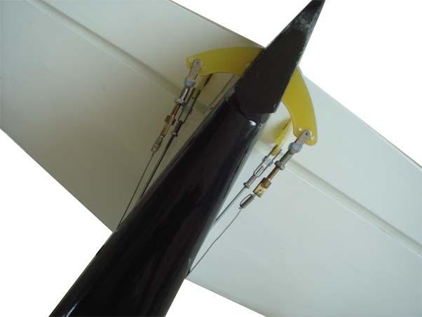 www.seagullmodels.com 2) Install elevator and rudder pushrod. Elevator pushrod. 660mm. M2 clevis. M2 lock nut. 700mm. Crimp.