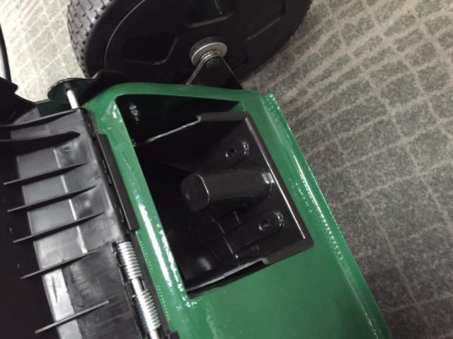 mower and close the rear flap. Fig 18 2.
