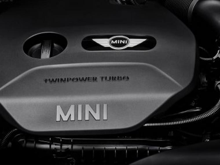 3 CYLINDER ENGINE. MINI RAY - WHITE & YELLOW. Powering the MINI Ray is a 3 Cylinder MINI TwinPower Turbo Engine, In pepper white with yellow highlights.