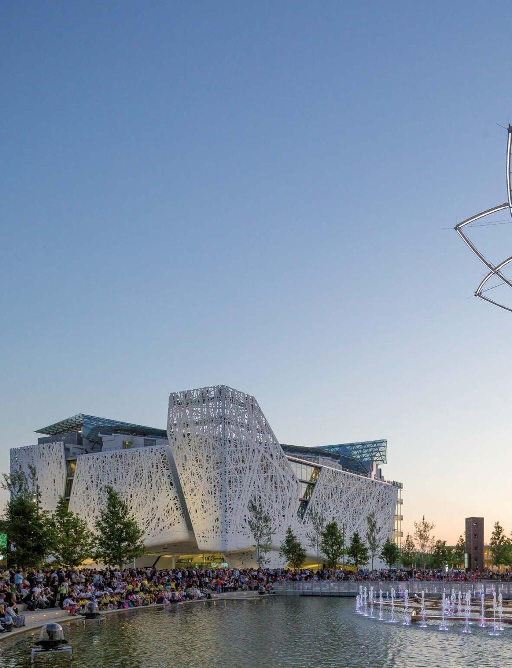 REFERENCE EXPO 2015 Drevo življenja Renesančno navdahnjena jeklena in lesena konstrukcija želi postati ikona Expa Milano 2015 Vsaka uveljavljena svetovna razstava ima svoj simbolni spomenik.