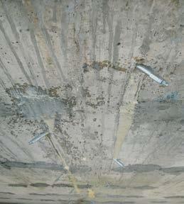 IZPOSTAVLJAMO TRIBLOCK FINISH Trokompomentna epoksidna cementna malta, ki se lahko nanaša tudi na vlažne betonske površine, na katerih sta zahtevani povišani kemijska in abrazijska odpornost.