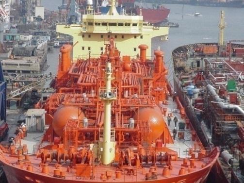FPSO for LNG CO 2 liquefaction, storage and offloading units Fuel gas systems Type C LNG tanks Gas
