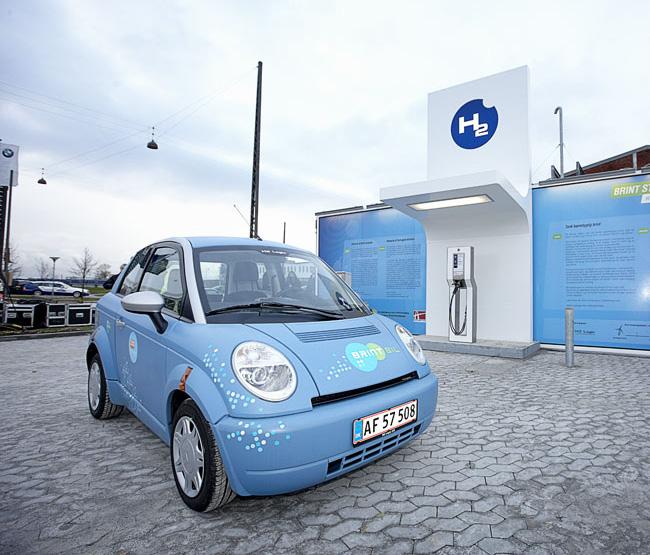 Electric and hydrogen cars enter Copenhagen The City of Copenhagen wants to reduce CO 2 emissions from traffic by 5,000 tonnes from 2005 to 2015.