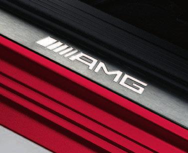 Product is available for Coupé only. 08 AMG floor mats With embroidered AMG lettering.