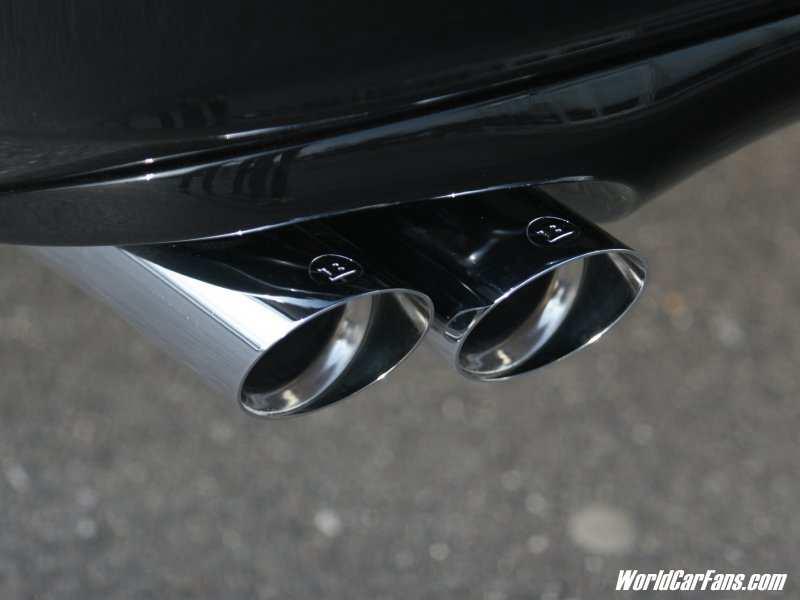 The BRABUS rear apron is the perfect stylish backdrop for the four tailpipes of the BRABUS highperformance