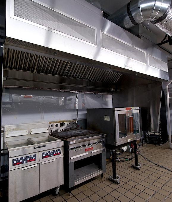 /Broiler or Griddle/Convection Oven (Combination-Duty) Test Matrix The combination duty test matrix consisted of the 2-vat fryer in the left position, the 3- foot underfired broiler in the center