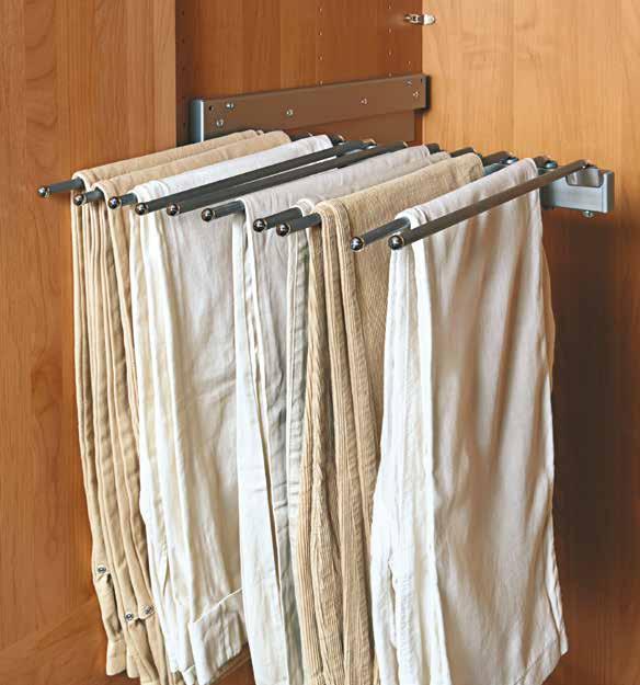 3 Trouser pull-out.