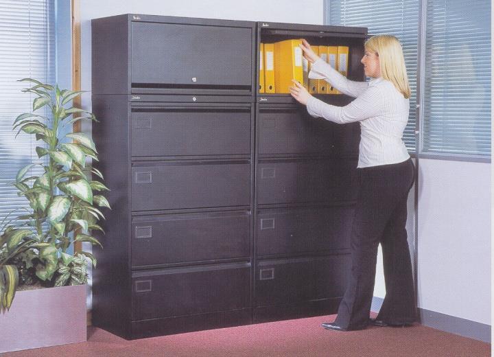 SIDE FILER 10 YEAR GUARANTEE 50KG PER DRAWER ACCEPTS A4 OR FOOLSCAP FILES 100% DRAWER EXTENSION FLIP TOP UNIT ACCEPTS LEVER ARCH FILES SFUK4D 4