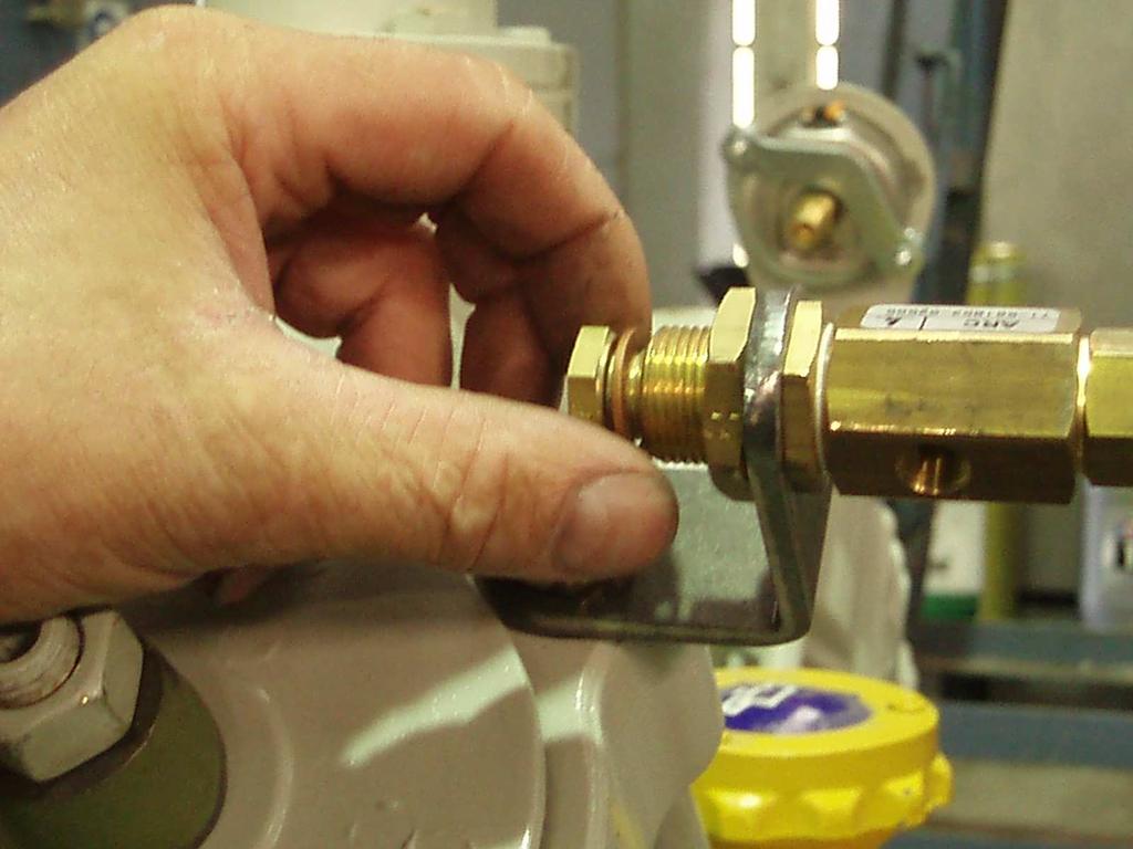 Note: Pressure regulator valve faces towards drive shaft end of machine. 43.