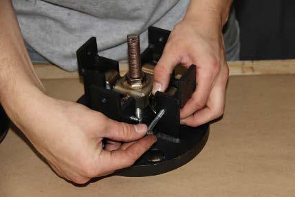 13 Figure 5.14 10. Place the valve on a clean flat surface.