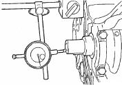7 mm (3) Coat the engine oil on the threaded part and seat face of the bolt. (4) Tighten the main bearing cap bolt with the torque of 25N.m as per the specified sequence.