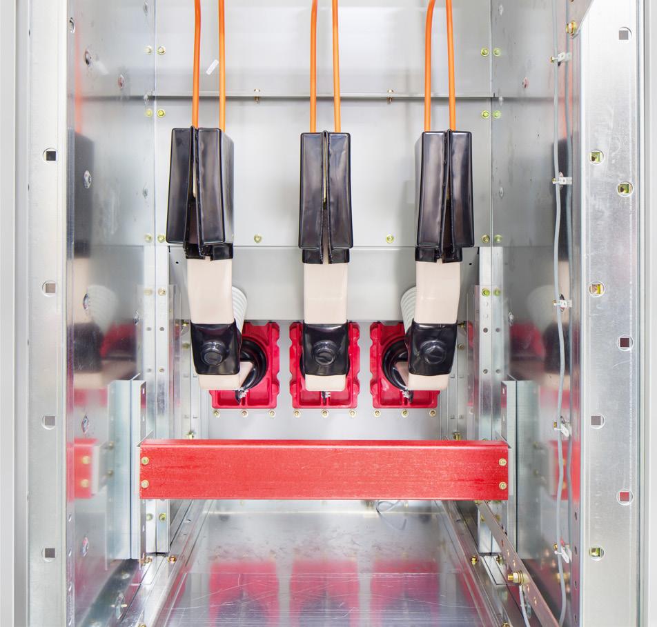 Cable compartments Well-designed cable compartments for Advance 27 provide an efficient layout with ample room for stress cones and a choice of cable terminations and lug