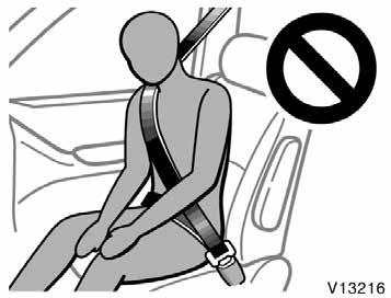 Do not allow anyone to lean against the door when the vehicle is in use, since the side airbag and curtain shield airbag could inflate with considerable speed and force.