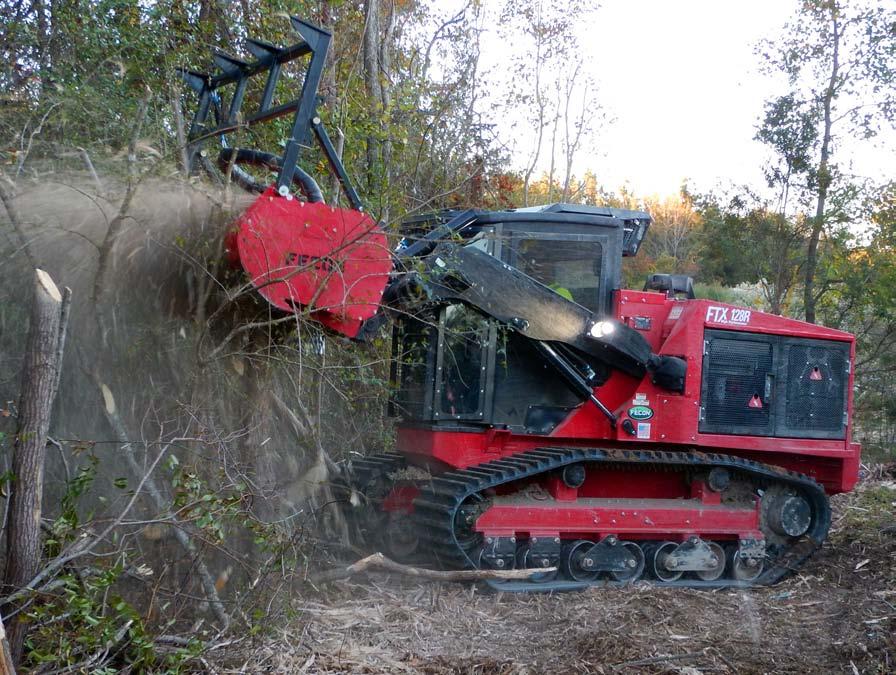 FTX128R Offering the performance features of strong cutting power, loader arm reach and versatility, the FTX128R is designed with