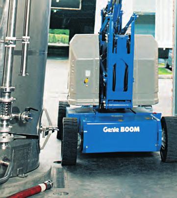 Proportional lift and drive controls allow you to determine the speed of each function and make smooth, precise movements to position yourself exactly where you need to work.
