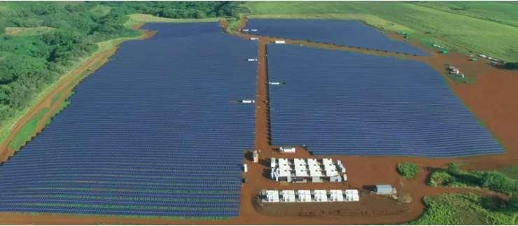 Supply power at peak evening times Australia: Australia s largest solar farm.