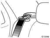 Disconnect the rear center seat belt only under the above mentioned circumstances; do not disconnect it in other circumstances.