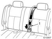 Before returning the seatback to the upright position, make sure to correctly connect the center seat belt for ready use.