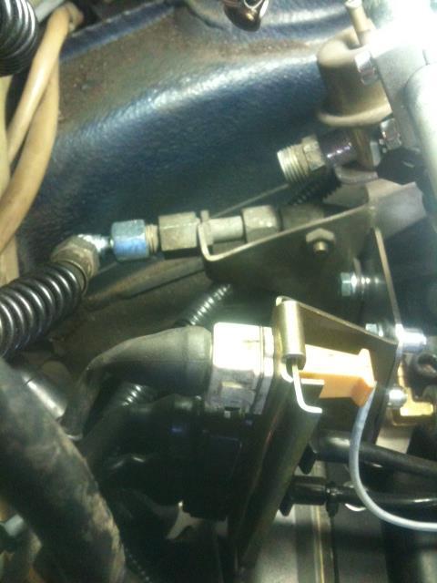 The throttle linkages and air horns can now be installed as per the instructions supplied by Jenvey.