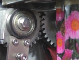 (After assembly, the gear mesh can be checked by applying a contact pattern compound and rotating the gears.