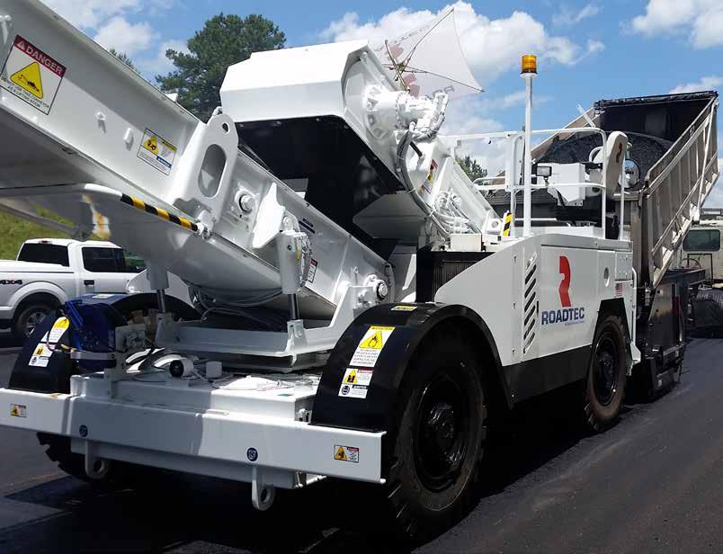 THE MTV-1100e/1105e PROVIDE NON-CONTACT PAVING WITH THE ABILITY TO EASILY MANEUVER IN TIGHT WORK SPACES Roadtec Material Transfer Vehicles (MTVs) The MTV-1100e and MTV-1105e material transfer