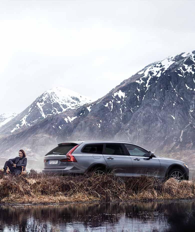 VOLVO V90 Cross Country VERSATILITY 15 ALL-ROAD CAPABILITY OPENS UP YOUR WORLD. In the V90 Cross Country, the limits of your adventure don t have to be defined by the limits of your car.