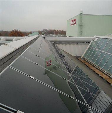 Q-CELLS SL1: INDUSTRIAL SAW-ROOF