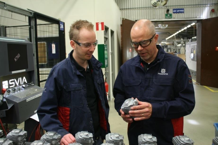 The following material is available: Jens Gustafsson, Process Engineer Husqvarna talking to Tomas Holmér, owner of MetallChemie.