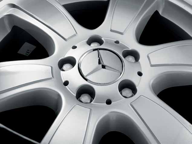 Tyre: 225/45 R17 A447 401 2200 7X45 03 10-spoke wheel Finish: vanadium silver metallic Wheel: 6.
