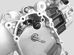 REFITTING SPECIFIC COMPONENTS Setting the timing. Every time you set the timing you must: - Empty the oil from the engine.