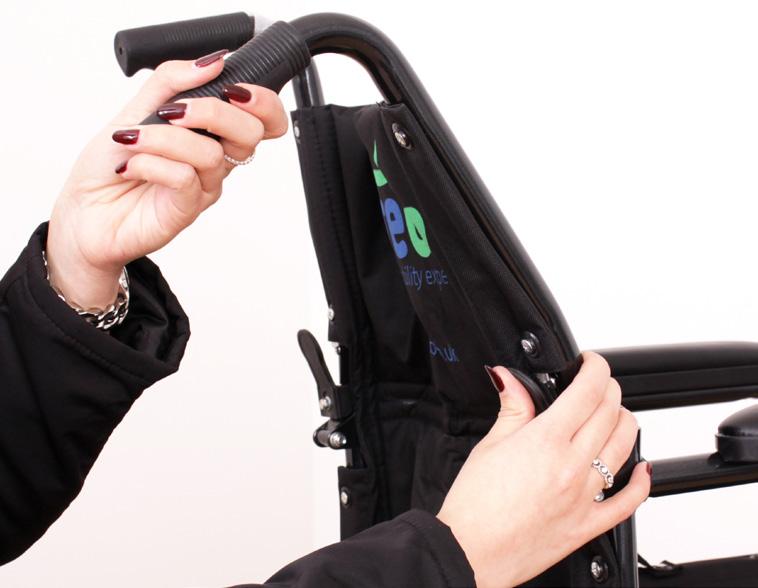 To return the backrest to the upright position, simply push the two handles back up into the upright position until the backrest locks in place.