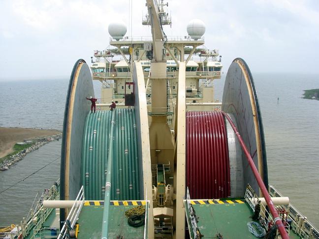 Pipelines & sub sea Multi-contract &PO approach Pipelines were installed in