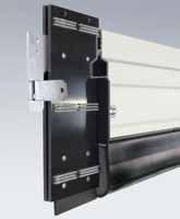 Wind lock In addition to the standard tensioning system, the spring steel wind locks ensure the required curtain stability.