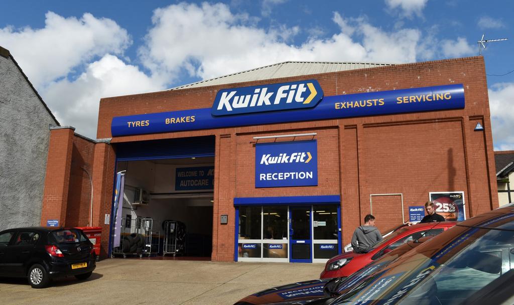KWIK FIT, 97 LONDON ROAD, HIGH WYCOMBE, HP11 1BU INVESTMENT SUMMARY A prominent purpose built automotive centre including a forecourt and 12 space surface car park.